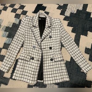 Zara Black and cream designer inspired chic blazer, size xs